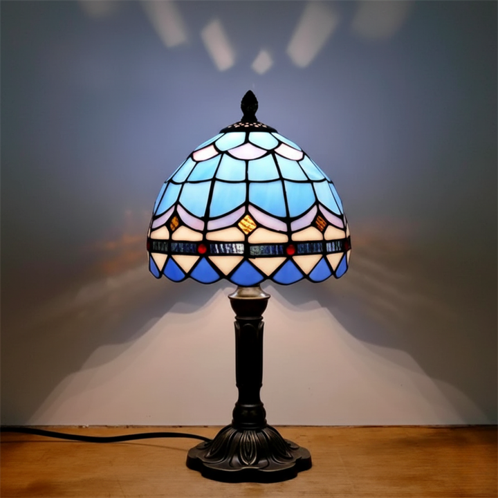 Lampa LED w stylu retro z barokowym złotym wykończeniem