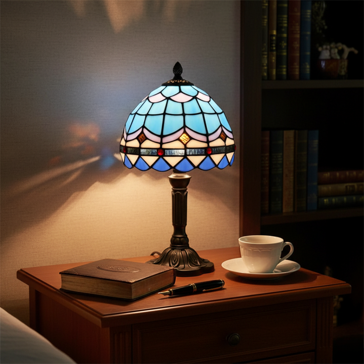 Lampa LED w stylu retro z barokowym złotym wykończeniem